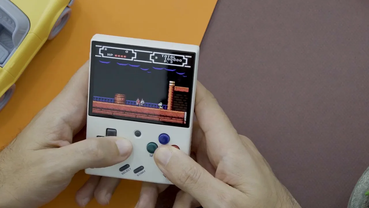 Jeu 16 bits affiché plein écran sur la dalle 4:3 de la Miyoo Mini Plus