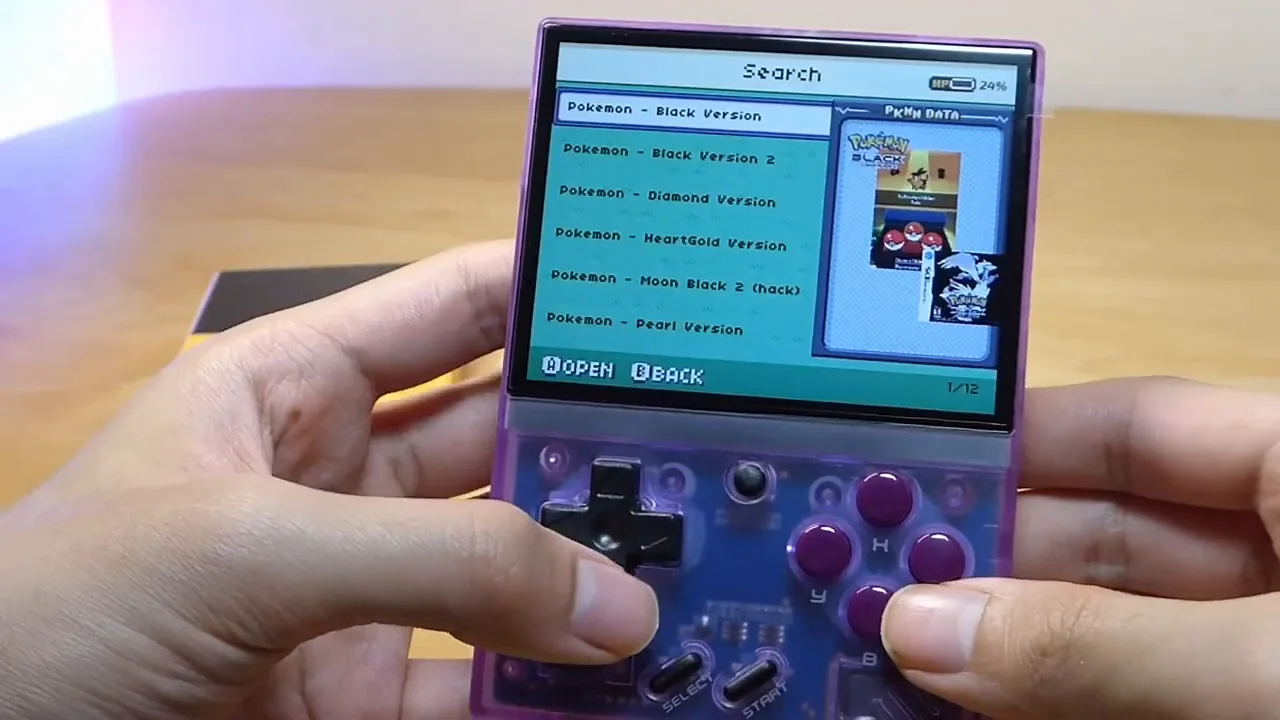 Recherche de jeux sur la Miyoo Mini Plus affichant plusieurs versions et un hack du même titre