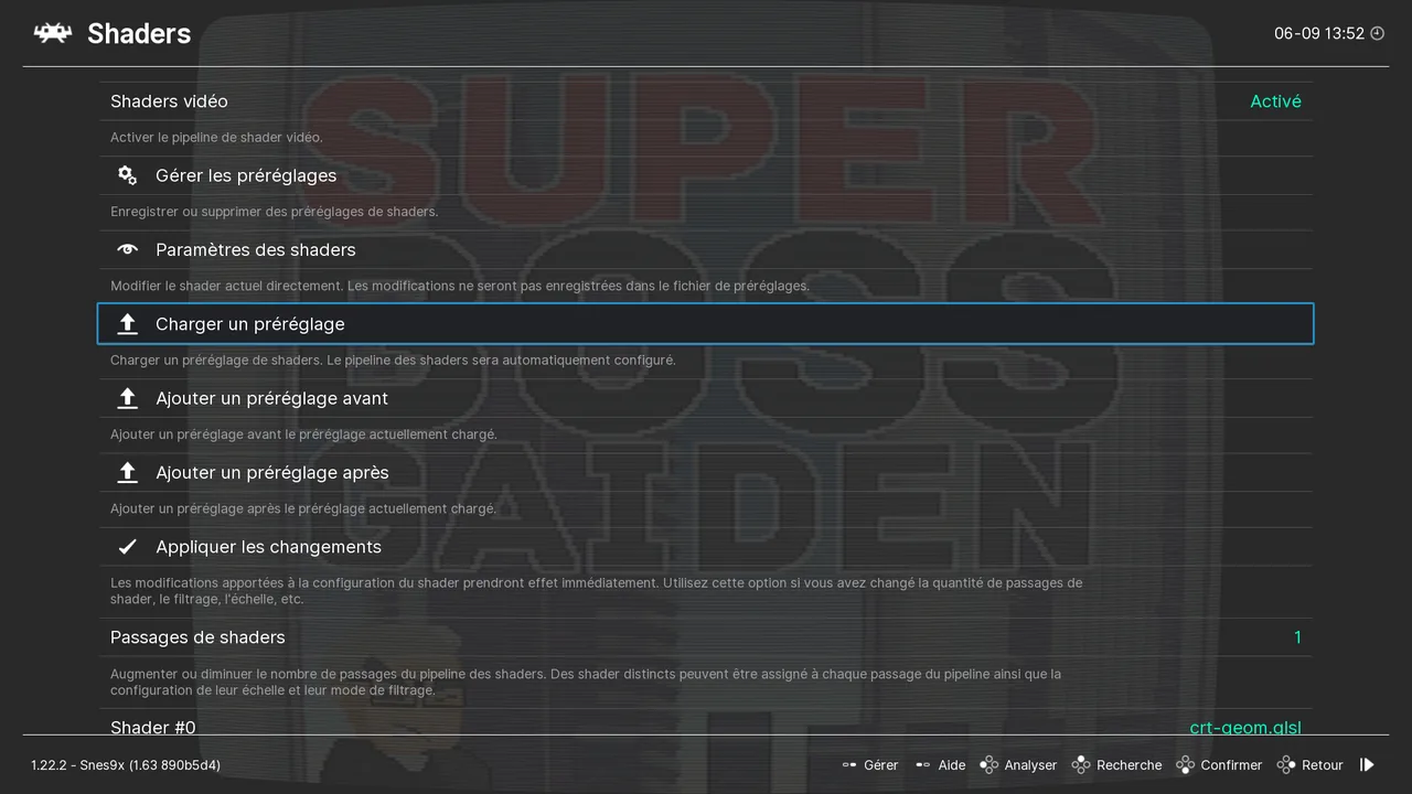Menu Shaders de RetroArch avec le préréglage crt-geom chargé et un passage de shader actif